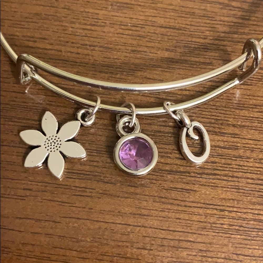 An initial bracelet - Picture 2 of 2
